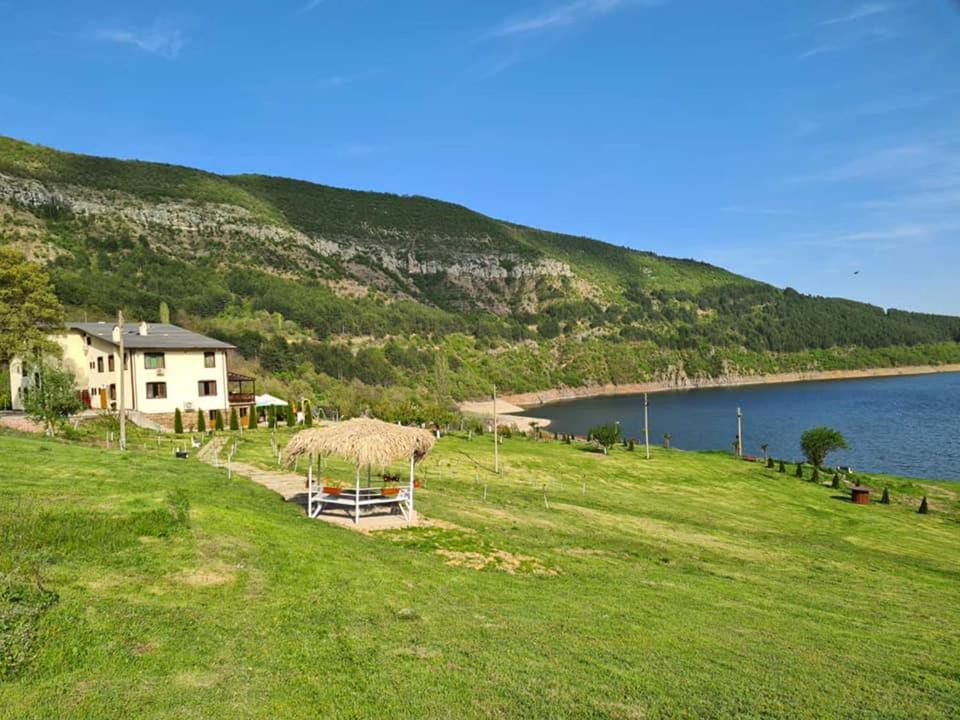 Family Hotel Borovitsa Pŭdartsi 外观 照片