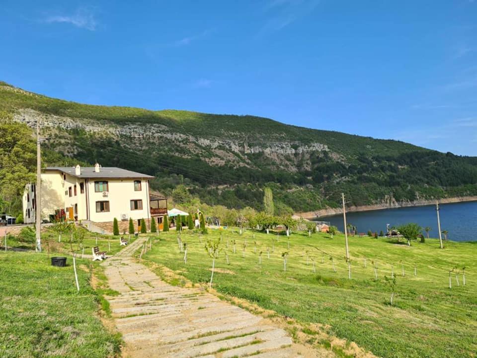 Family Hotel Borovitsa Pŭdartsi 外观 照片
